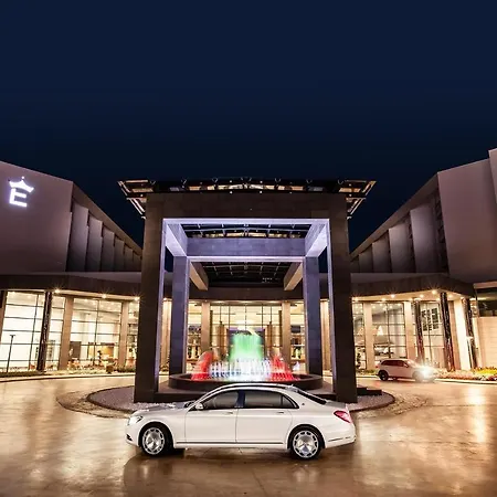 Elexus Hotel & Luxury Resort & Spa & Casino 凯里尼亚