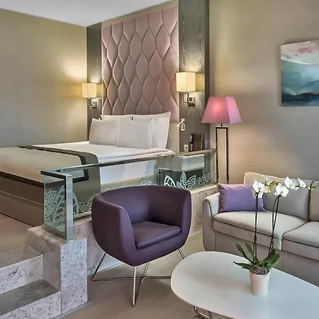 Elexus Hotel & Luxury Resort & Spa & Casino 凯里尼亚